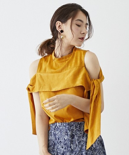 リボンショルダートップ