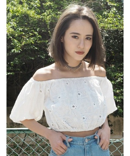 コットンレースオフショルブラウス