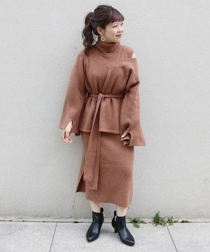 レイヤードニットワンピース