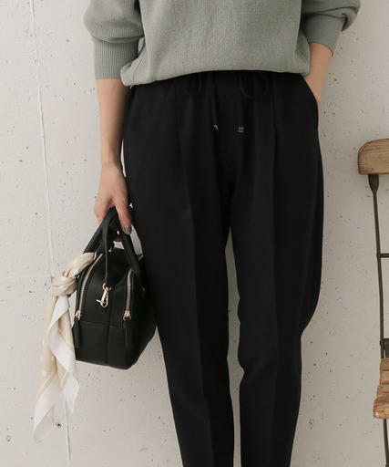 ストレッチテーパードイージーパンツ