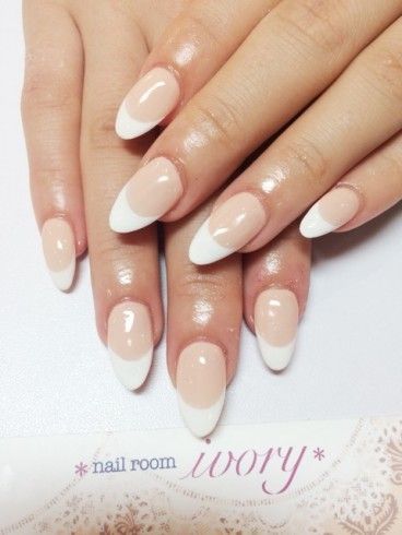 フレンチネイルは定番の白でネイル美人に 白フレンチデザイン５選 Arine アリネ