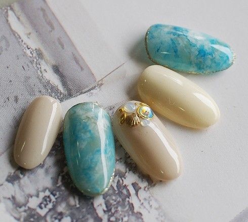 夏らしさをオフィスネイルにも取り入れたい ネイルデザイン5選 Arine アリネ