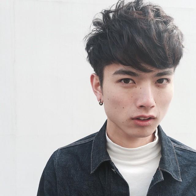 黒髪で魅せる メンズおしゃれヘアスタイル これでモテモテに Arine アリネ