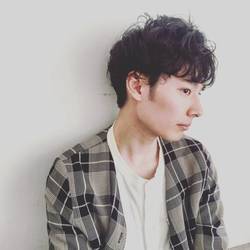 くせ毛弱みだと思ってる？今流行りのメンズくせ毛風スタイルの紹介♪