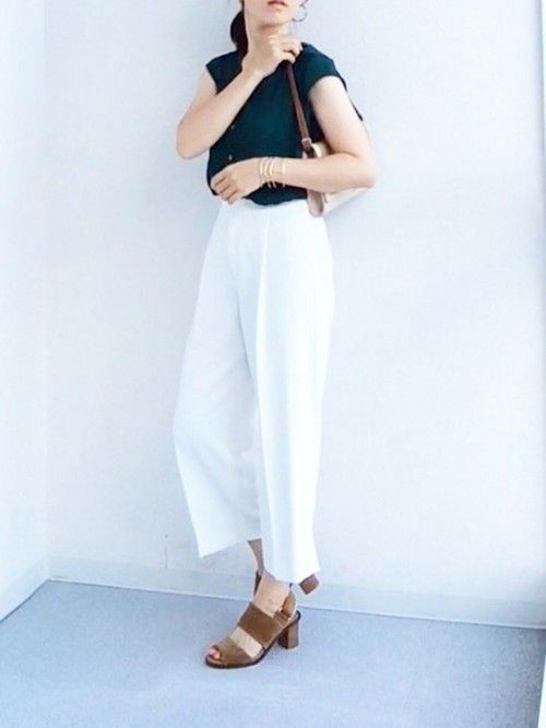 Uniqlo コーデに使える ドレープワイドクロップドパンツ Arine アリネ