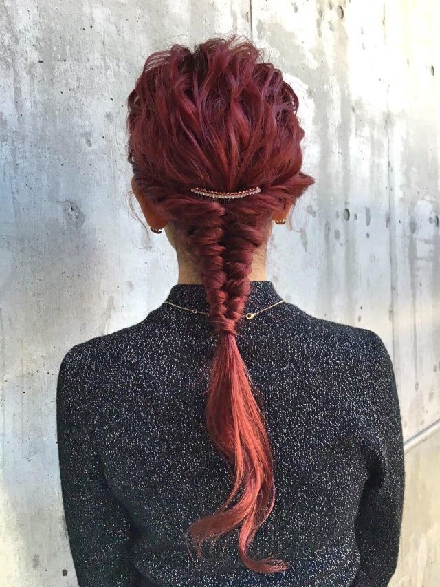 赤のヘアカラー人気はまだまだ継続中!街の視線を独り占めせよ