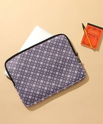 【持ち運びもかわいく】おしゃれなパソコンケースをご紹介♡