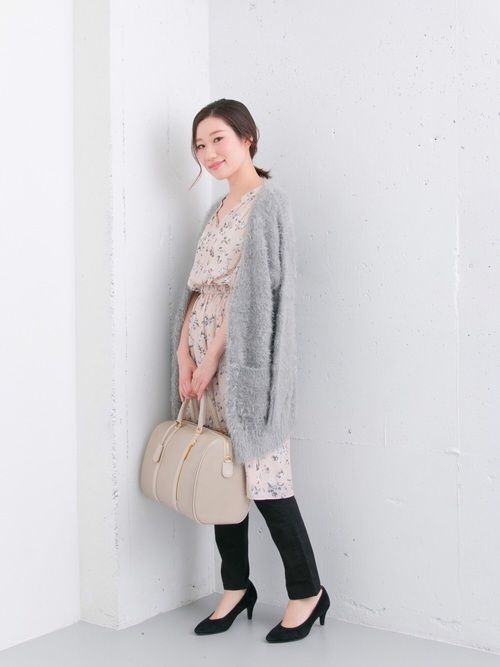 ふわふわ柔らか フェザーヤーンのカーディガン で作るモテコーデ Arine アリネ