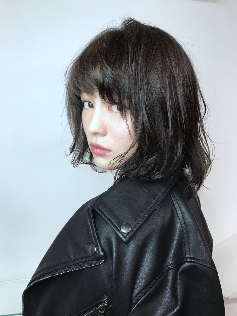 暗髪 アッシュ フレンチセピアアッシュで透明感のある髪色に Arine アリネ