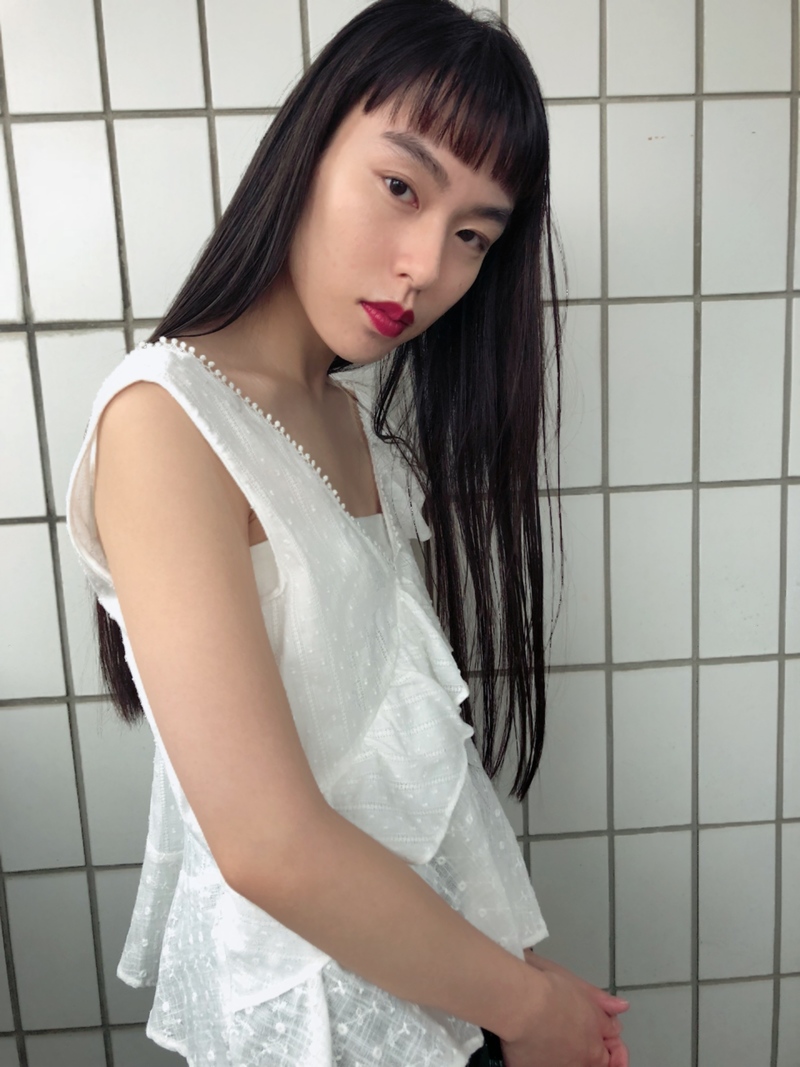 21年注目のブルーブラック 透明感たっぷりのうるツヤ髪に Arine アリネ