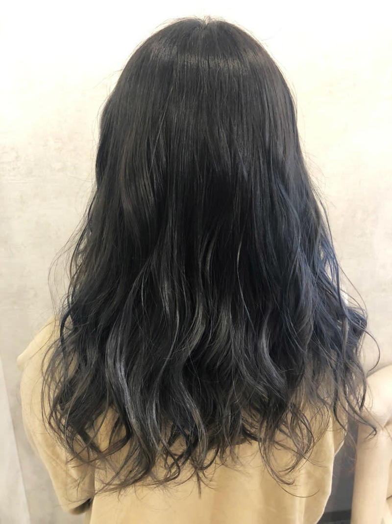 21年注目のブルーブラック 透明感たっぷりのうるツヤ髪に Arine アリネ