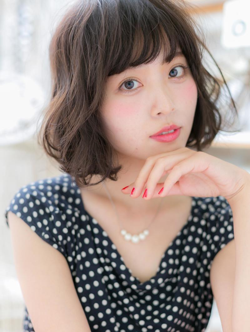 その触覚 巻き方次第で武器になる ゆるふわモテ髪は外巻きで作る Arine アリネ