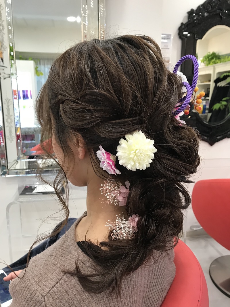 21年 卒業式ヘアアレンジ集 袴姿を華やかに飾るならこれ Arine アリネ