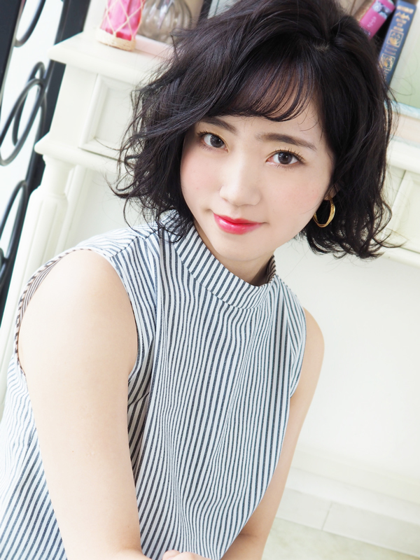 ミディアム ゆるふわ巻き おすすめメイク アイテム紹介まで Arine アリネ