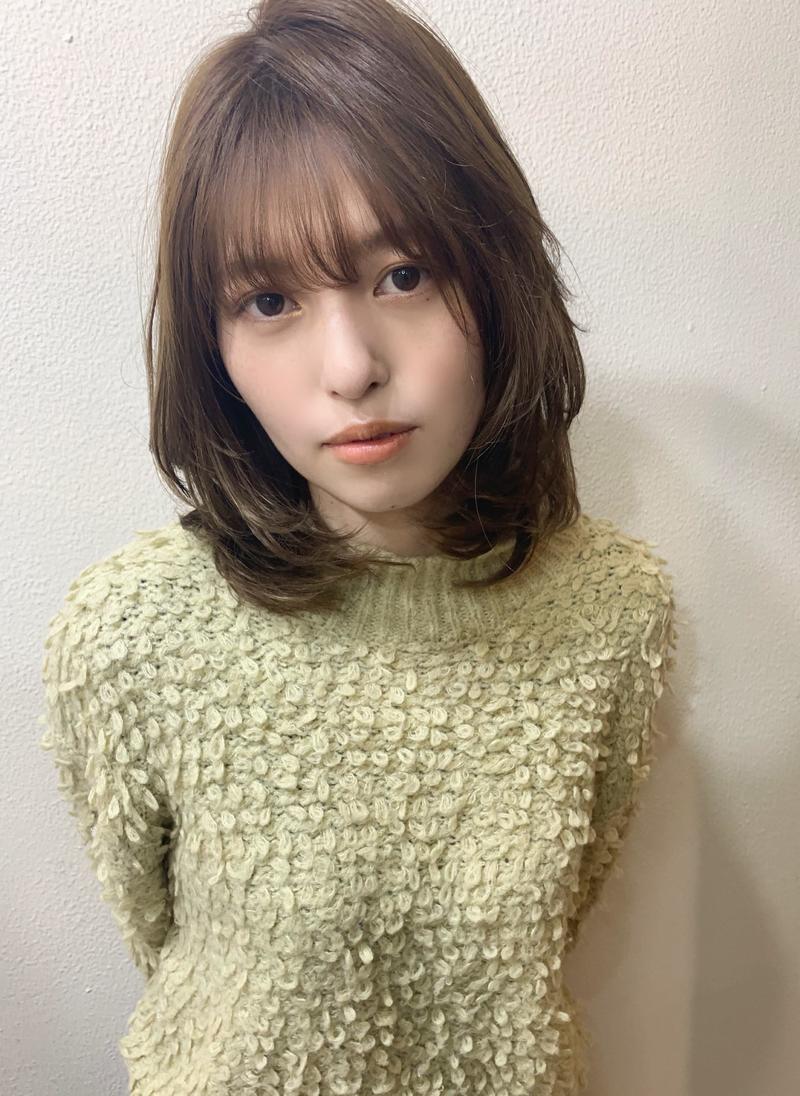 ボブミディアムは 顔周りレイヤー でヘルシーな上品さをget Arine アリネ