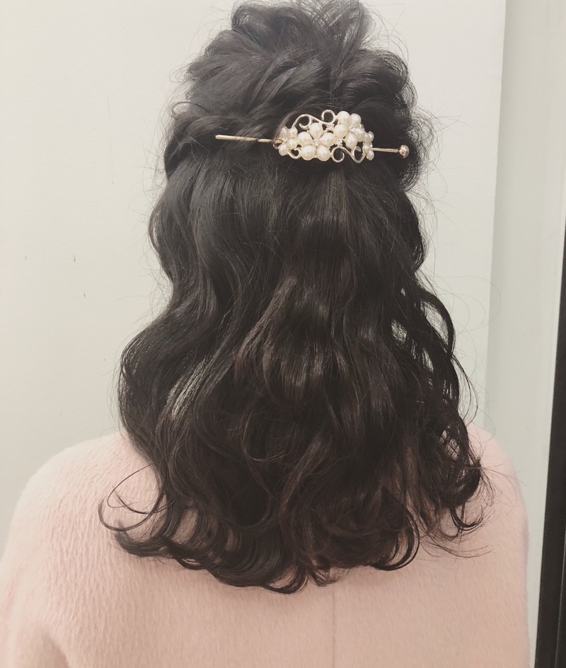 結婚式 二次会の髪型 マナーをおさえた簡単セルフアレンジ Arine アリネ