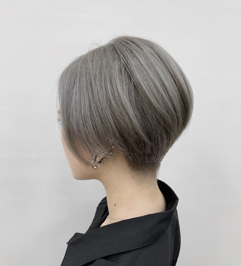 ヌケ感も思いのまま オリーブブラウンのヘアカラーで光を味方に Arine アリネ