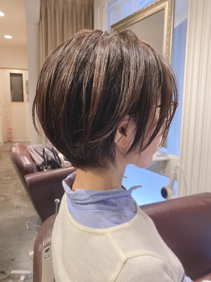 トレンド ハイライトカラーの立体感で色気up Arine アリネ