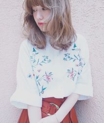 ブリーチなしでもこの透明感！ベージュカラーで大人の魅力♡