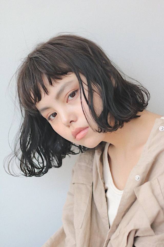 アッシュブラックとは ブリーチなしで透明感のある髪色に Arine アリネ