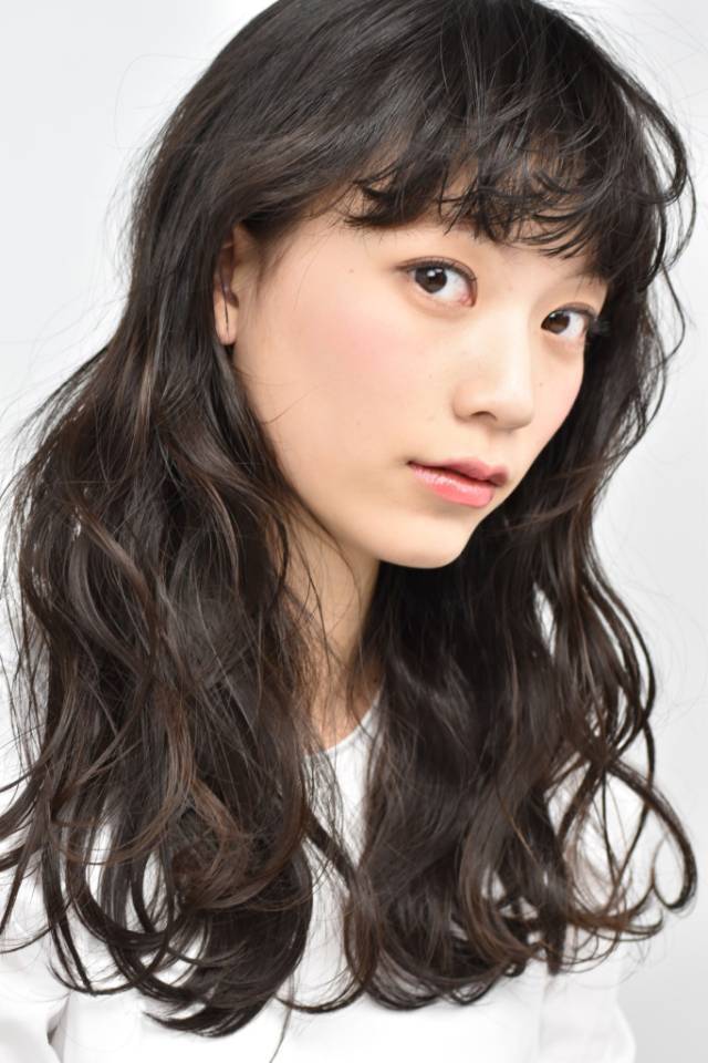 アッシュブラックとは ブリーチなしで透明感のある髪色に Arine アリネ