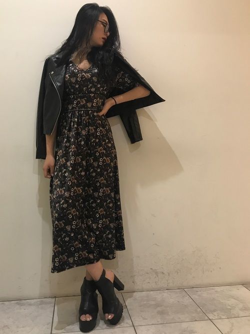 これで一年中決まり 花柄ロングワンピースのおしゃれなコーデ集 Arine アリネ