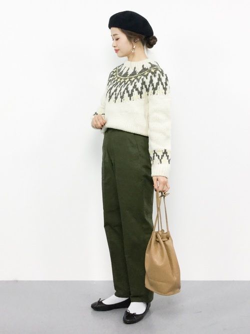 メンズライクなベイカーパンツコーデに 春夏秋冬別の簡単着こなし術 Arine アリネ