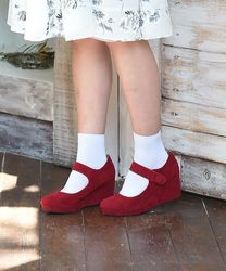 脱げない、疲れない！【ウェッジソールのパンプス】が女の子の味方