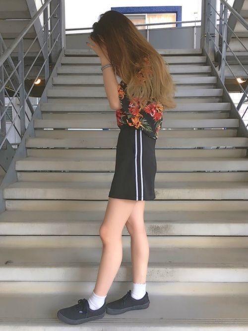 レディースの夏コーデ必見 初夏アイテムはアロハシャツで決まり Arine アリネ