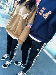 白のスウェット、トレーナーでおしゃれなコーデを楽しみましょう 