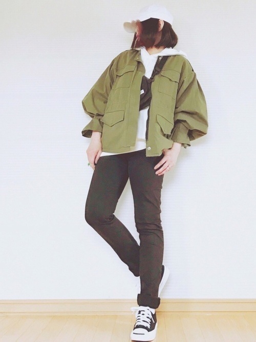 ボトムス別 白パーカーレディースコーデ で着回し上手な女子に Arine アリネ