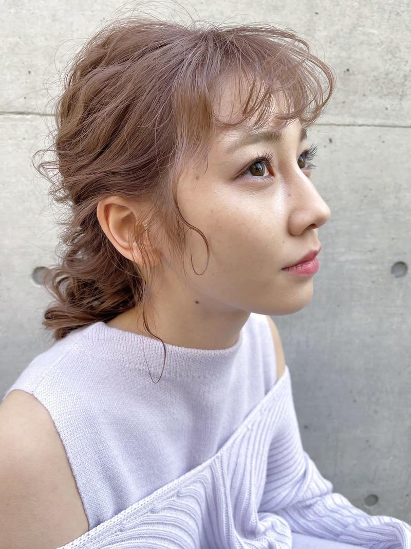 ポニーテールの巻き方を徹底解説 レングス別ヘアカタログも紹介 Arine アリネ