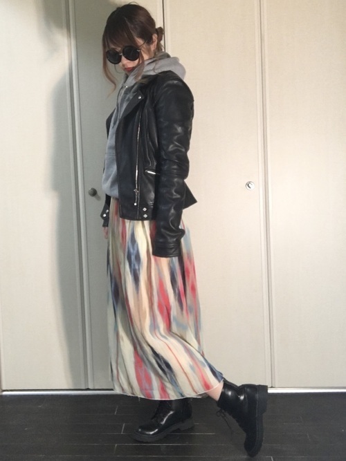 ライダース パーカー の人気重ね着で コーデをアップデート Arine アリネ