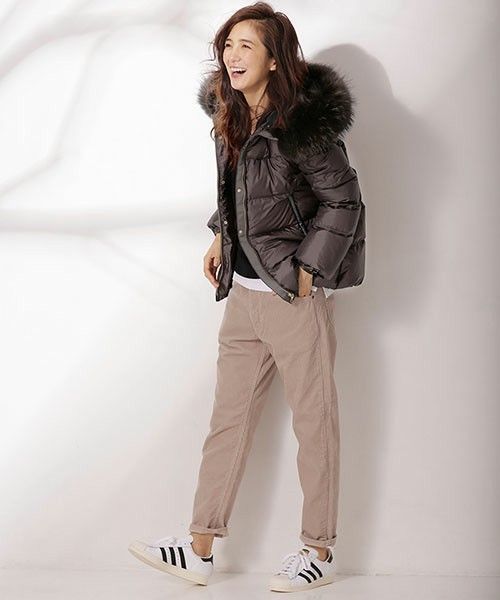 最新のhd黒 ダウン ジャケット 着こなし レディース 人気のファッショントレンド