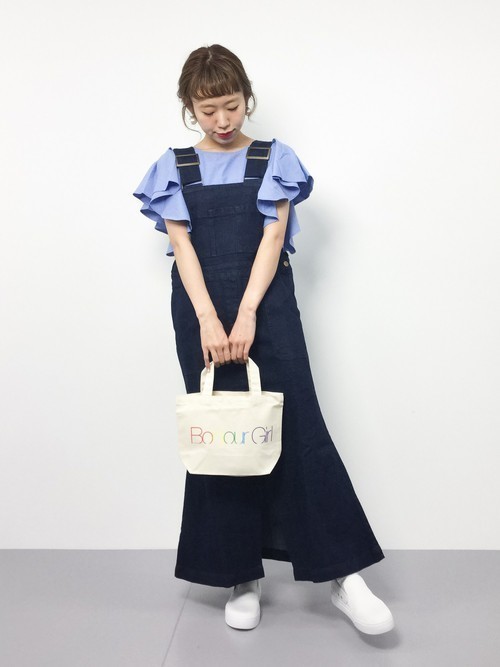 デニムジャンパースカート で作る大人っぽカジュアルコーデ Arine アリネ