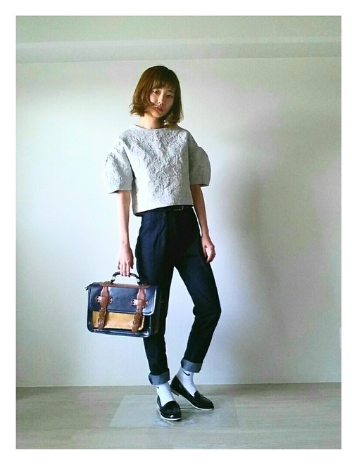 春夏秋冬別で紹介 レディース ロールアップデニム コーデ Arine アリネ