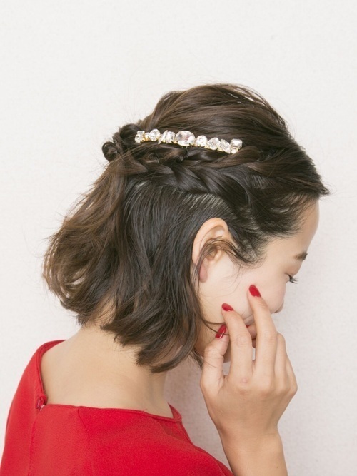 ヘアコームの使い方からアレンジまで ヘアコームを使いこなそう Arine アリネ ヘアコームの使い方からアレンジまで ヘアコームを使いこなそう Arine アリネ