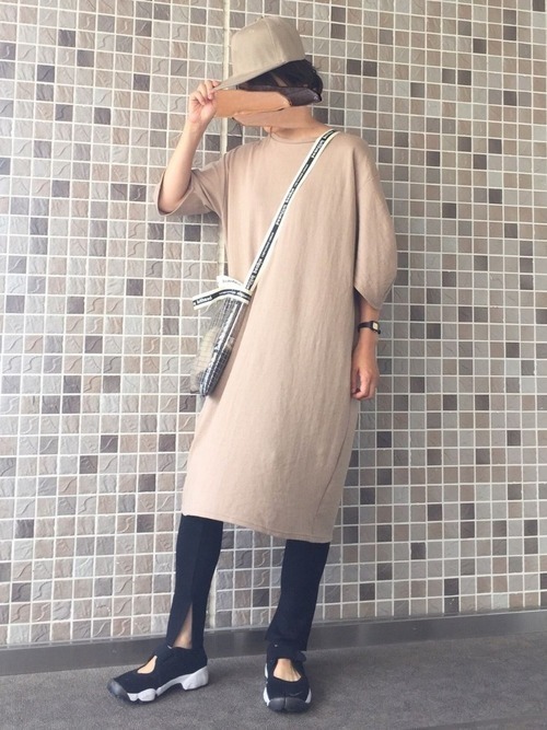 おしゃれな人はもう取り入れてる リブレギンス がヌケ感かわいい Arine アリネ