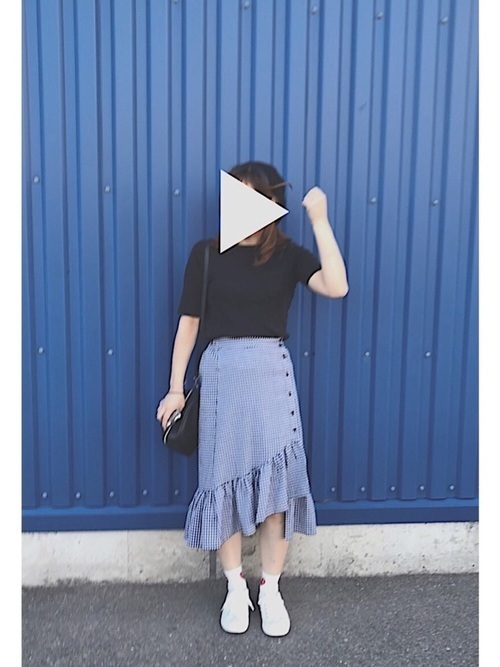 注目 トレンドのアシンメトリースカートで大人っぽレディに Arine アリネ