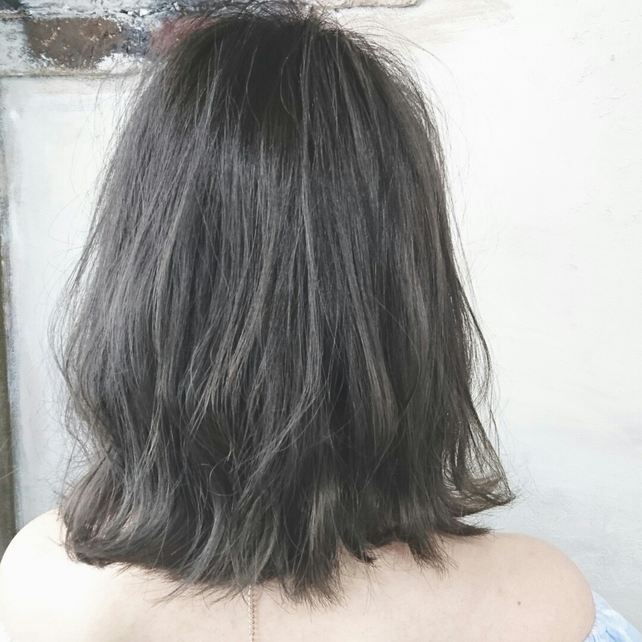 【ミディアムさんにおすすめのヘアカラー】アッシュグレー×暗め