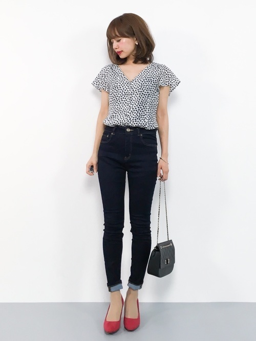 流行に左右されない シンプルコーデ だからこそコーデが映える Arine アリネ