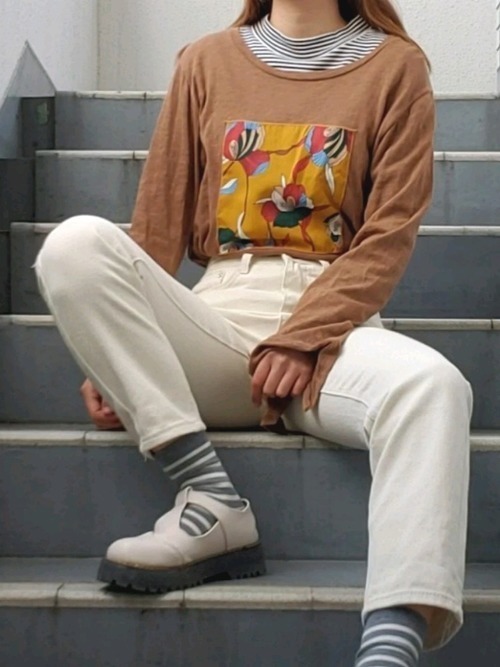 白パンツをおしゃれに着こなそう 人気の白パンツコーデを徹底解説 Arine アリネ