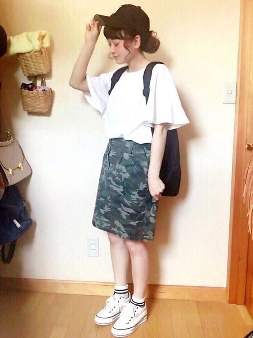 年版 大人かわいい タイトスカート スニーカー コーデ Arine アリネ