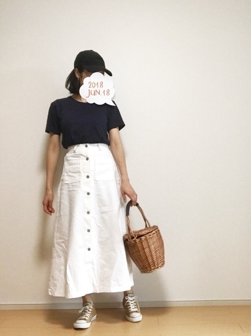 定番だからこそこだわりたい ネイビーtシャツ シャツの旬コーデ Arine アリネ
