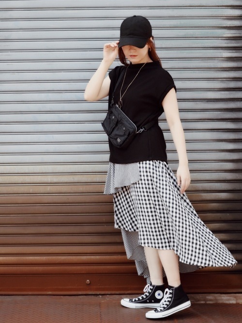 注目 トレンドのアシンメトリースカートで大人っぽレディに Arine アリネ