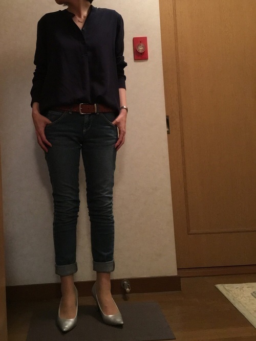 定番だからこそこだわりたい ネイビーtシャツ シャツの旬コーデ Arine アリネ