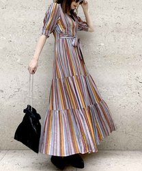 ”ストライプシャツワンピース”で「飾らない」心躍る着こなしを。