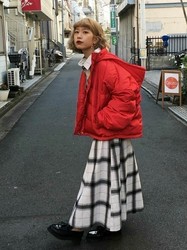 【ショート・ロング丈別】レディースの"赤のジャケット"の合わせ方