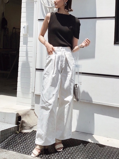 白パンツをおしゃれに着こなそう♡人気の白パンツコーデを徹底解説 