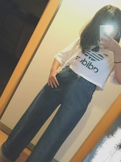 クロップドtシャツおすすめコーデ 人気ブランドもご紹介 Arine アリネ